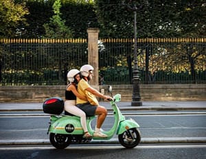 Ciclomotores deverão ser emplacados a partir de janeiro de 2026 para circular regularmente