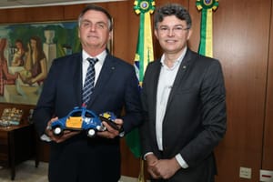 Alexandre de Moraes autoriza deputado Medeiros a visitar Bolsonaro em prisão domiciliar