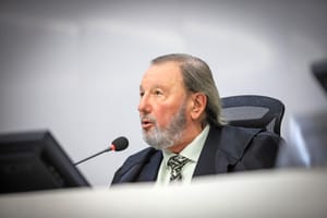 Tribunal de Contas proíbe acúmulo de aposentadoria e pensão por morte em MT