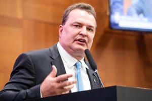 Mulheres decidem eleições, mas minoria chega ao poder