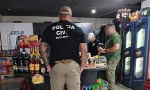 PC e Vigilância Sanitária fiscalizam bares e apreendem 260 cigarros eletrônicos