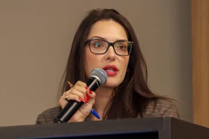 Janaina Riva critica rejeição de emendas que previam combate à violência contra mulheres