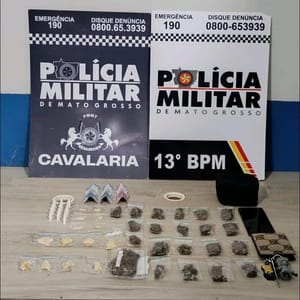 Cavalaria da PM prende homem por tráfico de drogas e apreende 52 porções de maconha e cocaína