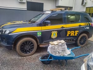 Motorista de caminhão é preso pela PRF com 40 quilos de cocaína em rodovia em MT