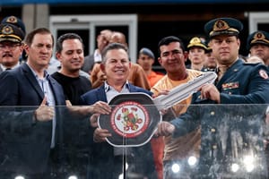 Mato Grosso promove 513 militares, entrega viaturas e anuncia novo Comando Geral