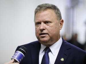 Blairo atribui decisão de Trump à inflação nos EUA e descarta influência de Lula