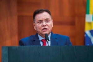 Botelho acusa Abilio de agir por interesse e de politizar regularização de área na capital