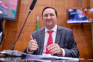 Barranco cita aliança histórica entre PT e PSB e admite apoio a Pedro Taques ao Senado