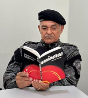 Entre fardas e versos: A jornada emocional do subtenente e escritor  Nelson de Carvalho