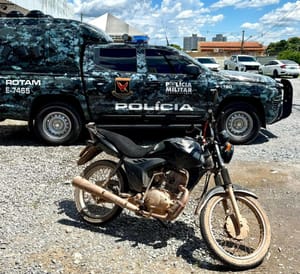 Vigilante furta motocicleta e duas armas de fogo de empresa de segurança em Cuiabá