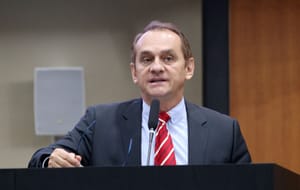 Wilson Santos convoca reunião para garantir R$ 100 milhões a loteamentos populares em MT
