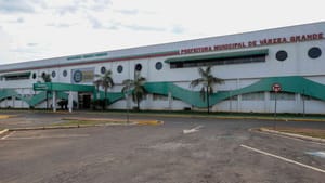 Prefeitura nega atraso salarial após servidores acharem só cinco centavos na conta