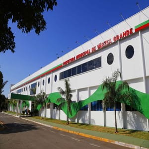 Prefeitura de Várzea Grande abre edital de seletivo para  500 vagas e salários de até R$ 2,8 mil