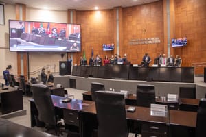 Max Russi deve convocar nova sessão em 24h após Governo não enviar projeto da RGA