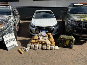 Casal é preso transportando 117 quilos de drogas em carro furtado em Várzea Grande