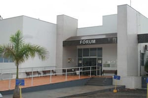 Justiça suspende ações penais contra contadora e madereiros por Incompetência do Juízo