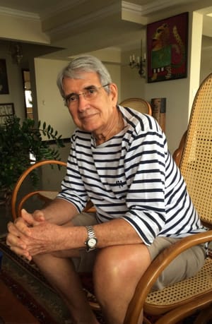 A xícara que ficou na pia