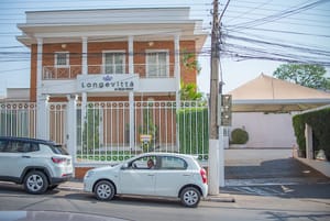 Justiça condena clínica de Cuiabá após tratamento para estrias causar queimaduras