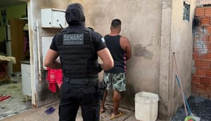 Mãe e dois filhos são presos pela Polícia Civil por comandar ‘tráfico delivery’ em Cuiabá