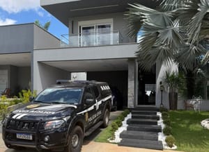 Seis pessoas são presas por usar empresas de grãos e joias para lavar dinheiro do tráfico de drogas