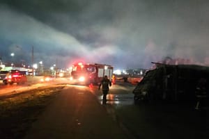 Incêndio atinge carreta com carga de algodão no Distrito Industrial de Cuiabá