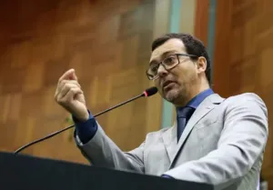 Lúdio nega veto e defende médica como nome da esquerda para disputar governo