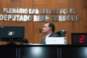 Max Russi completa um ano à frente da AL e lembra aumento real da RGA após sete anos